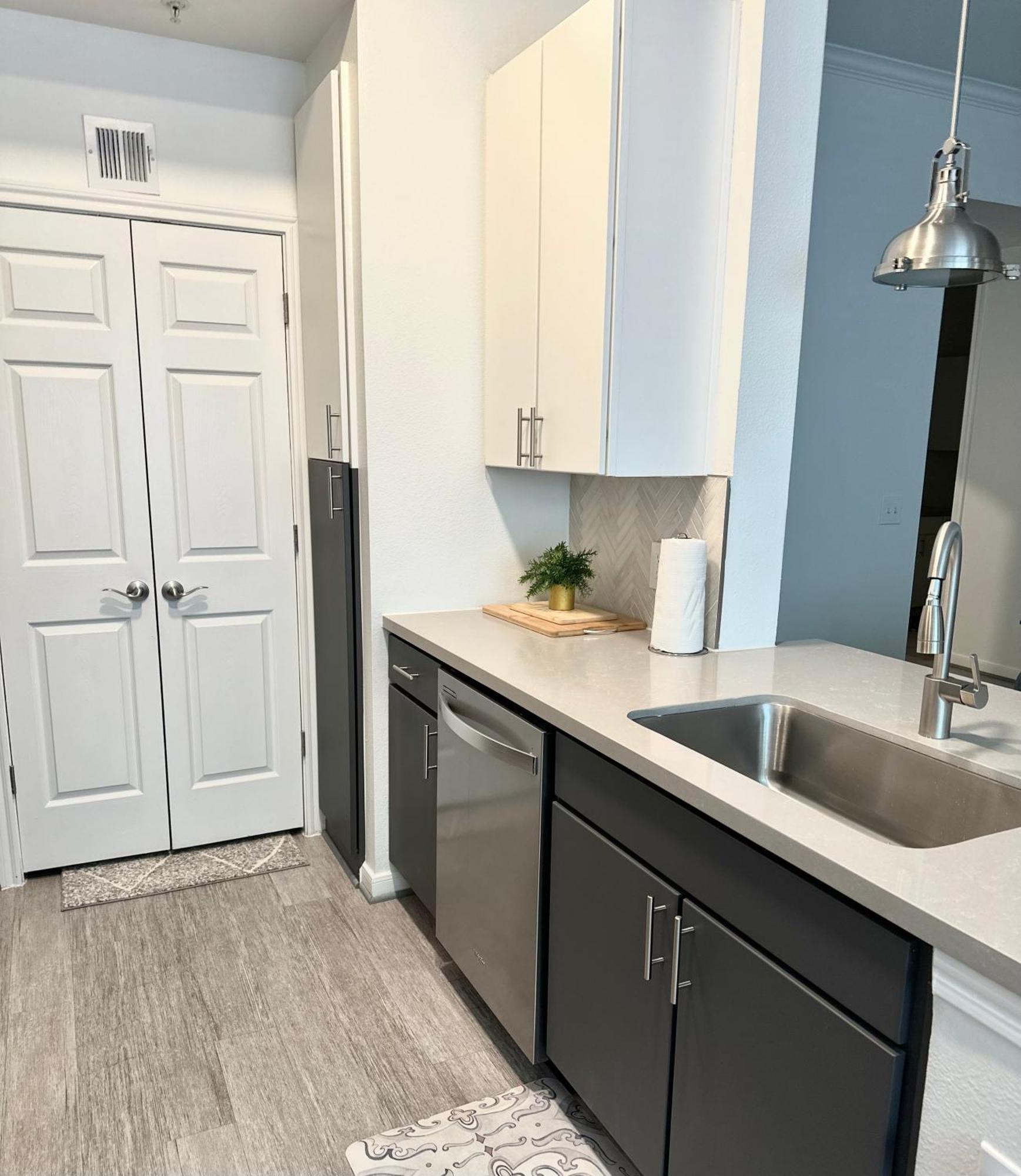 Downtown Dazzle 2 Bedroom Хьюстон Экстерьер фото